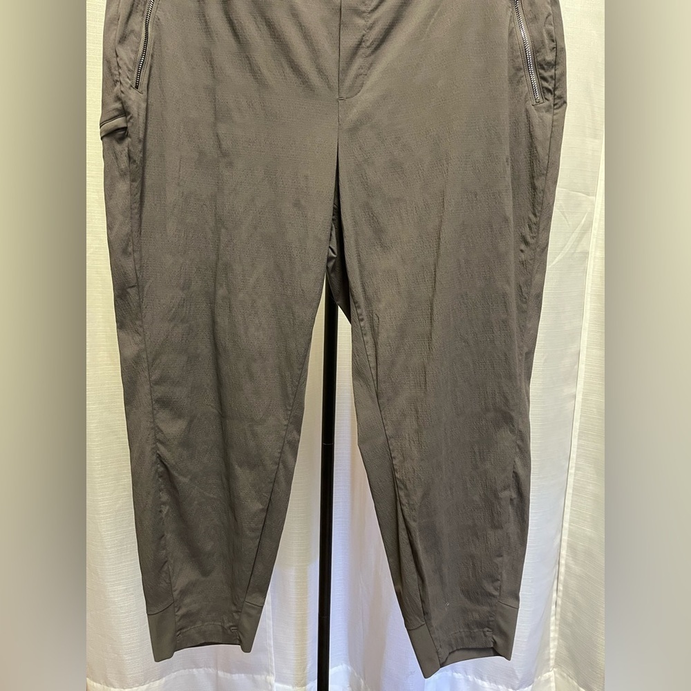 Athleta Trekkie North High Rise Jogger in Dark grey | size 18 - Picture 3 of 7